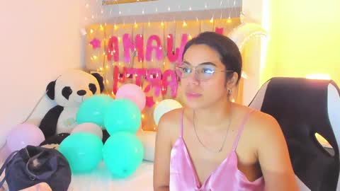 Snapshot of sofi_smith02 chatting on January 18, 10:17 pm sofi smith online show from January 18, 10:17 pm