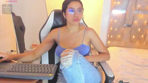 Snapshot of sofi_smith02 chatting on January 31, 11:56 pm sofi smith online show from January 31, 11:56 pm