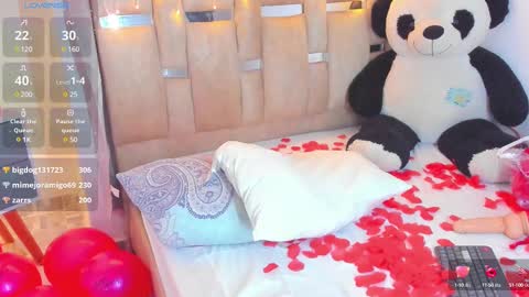 Snapshot of sofi_smith02 chatting on February 15, 2:15 am sofi smith online show from February 15, 2:15 am