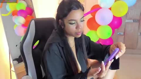 Snapshot of sofi_smith02 chatting on March 8, 7:31 pm sofi smith online show from March 8, 7:31 pm