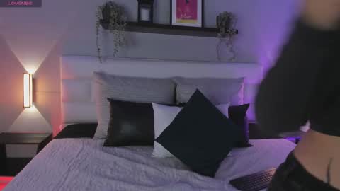 Snapshot of sofi_sp chatting on February 2, 11:42 am sofi_sp online show from February 2, 11:42 am