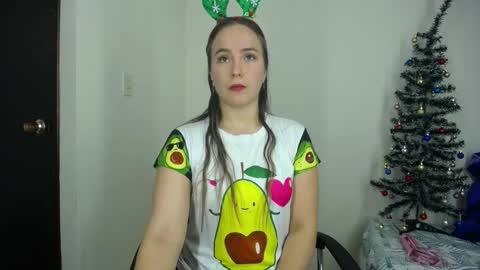 Snapshot of sofi_sweetcam21 chatting on December 20, 9:05 am LAURA SOFIA online show from December 20, 9:05 am