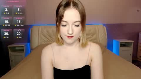 Snapshot of sofi_x_moon chatting on March 18, 2:58 am Sofi online show from March 18, 2:58 am