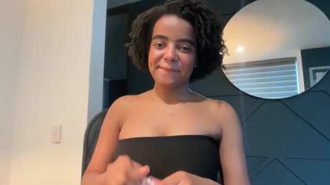 Snapshot of sofi_z chatting on March 4, 7:20 pm Sofi online show from March 4, 7:20 pm