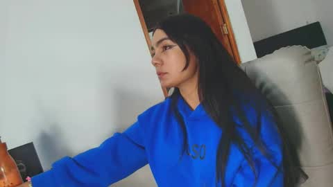 Snapshot of sofia_20_20 chatting on January 9, 3:09 am Sofia online show from January 9, 3:09 am