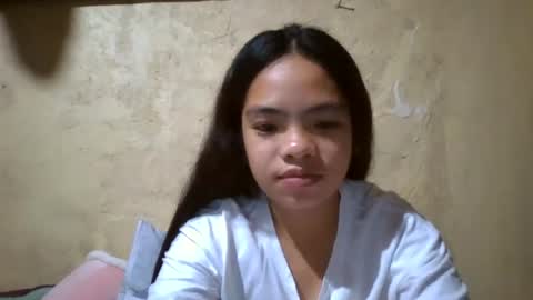 Snapshot of sofia_587145 chatting on July 28, 11:17 am sofia_587145 online show from July 28, 11:17 am