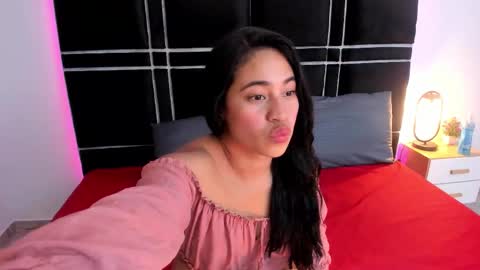 sofia__ll online show from January 6, 7:39 pm
