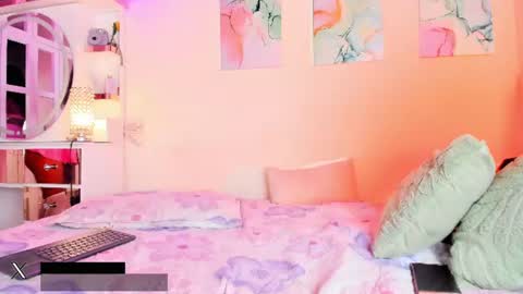 Snapshot of sofia__lujan chatting on June 13, 9:40 am call me L U online show from June 13, 9:40 am