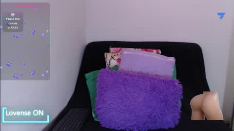 Snapshot of sofia__whitee chatting on January 17, 6:40 am sofia whitee online show from January 17, 6:40 am