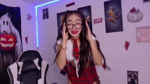 sofia_arango1107 online show from October 29, 6:42 pm