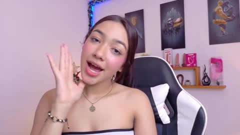 sofia_arango1107 online show from December 3, 6:39 pm