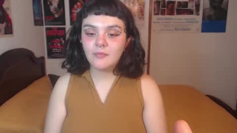 Snapshot of sofia_coolle chatting on December 5, 8:44 pm Sofi online show from December 5, 8:44 pm