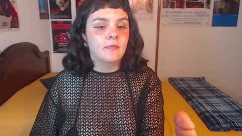 Snapshot of sofia_coolle chatting on December 11, 5:21 am Sofi online show from December 11, 5:21 am
