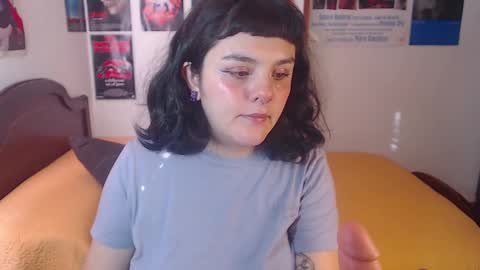 Snapshot of sofia_coolle chatting on December 15, 12:38 pm Sofi online show from December 15, 12:38 pm