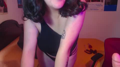 Snapshot of sofia_coolle chatting on February 22, 4:19 pm Sofi online show from February 22, 4:19 pm