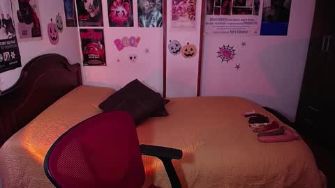 Snapshot of sofia_coolle chatting on October 21, 3:02 pm Sofi online show from October 21, 3:02 pm