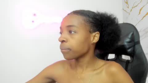 Snapshot of sofia_echeverri chatting on May 28, 11:51 am sofia_echeverri online show from May 28, 11:51 am