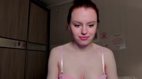 Snapshot of sofia_flowers chatting on July 12, 2:52 pm sofia_flowers online show from July 12, 2:52 pm