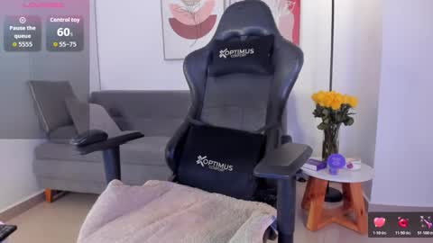 Sofia Jo                                                                                            IG sofisj023 online show from March 5, 1:56 am