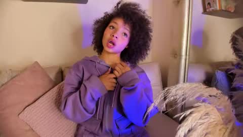 S O F I A  online show from February 23, 4:59 pm