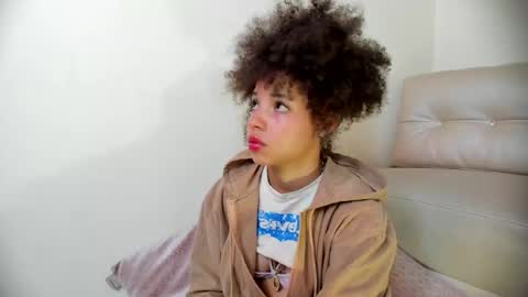 Snapshot of sofia_kay_ chatting on May 31, 11:50 am S O F I A online show from May 31, 11:50 am