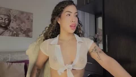 Snapshot of sofia_mendez01 chatting on July 2, 1:27 am SofiONLYFANS sofia storm online show from July 2, 1:27 am