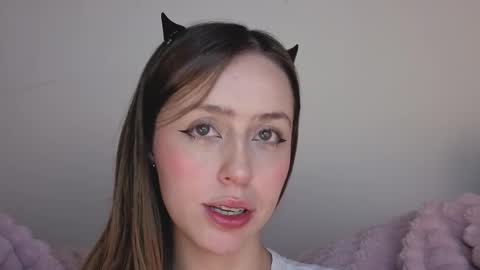 Snapshot of sofia_palacios_ chatting on November 13, 4:11 am online show from November 13, 4:11 am