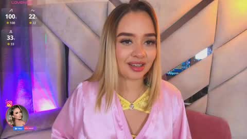 Snapshot of sofia_pamela_ chatting on May 8, 4:56 pm online show from May 8, 4:56 pm