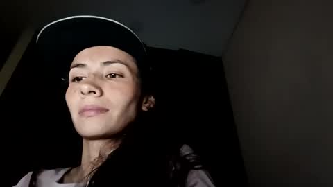 Snapshot of sofia_resiliente chatting on November 6, 11:59 pm SOFIA online show from November 6, 11:59 pm