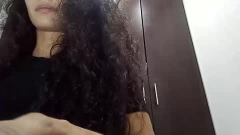 Snapshot of sofia_resiliente chatting on November 7, 11:16 pm SOFIA online show from November 7, 11:16 pm