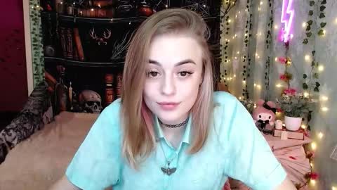 sofia_rosemary online show from March 3, 12:44 pm