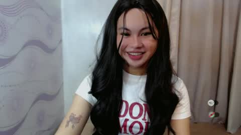 sofia_sweetheart18 online show from July 5, 9:00 pm