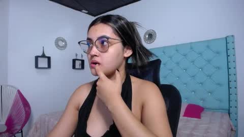 Snapshot of sofiaasexy19 chatting on April 22, 12:28 pm Sofia online show from April 22, 12:28 pm