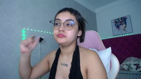 Snapshot of sofiaasexy19 chatting on May 9, 11:48 am Sofia online show from May 9, 11:48 am