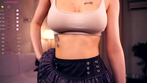 Hi My name is Sofia Welcome to my room Please thumbs up - its important online show from January 27, 5:14 am