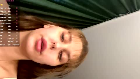 Hi My name is Sofia Welcome to my room Please thumbs up - its important online show from April 5, 4:09 am