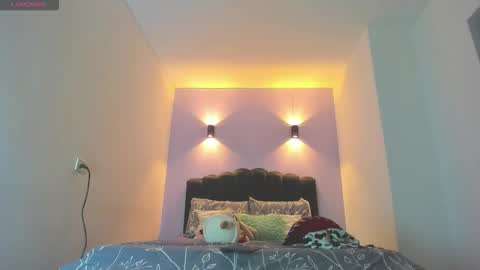 Snapshot of sofiaclaus_19 chatting on November 2, 2:47 am Sofia online show from November 2, 2:47 am