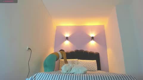 Snapshot of sofiaclaus_19 chatting on November 3, 9:48 pm Sofia online show from November 3, 9:48 pm