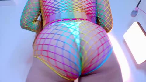 Snapshot of sofiadiamond_ chatting on May 16, 8:29 pm SOFIA DIAMOND online show from May 16, 8:29 pm