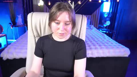 Snapshot of sofialuxuryy chatting on February 2, 2:16 pm SofiaLuxuryy online show from February 2, 2:16 pm