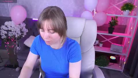 Snapshot of sofialuxuryy chatting on February 24, 3:43 pm SofiaLuxuryy online show from February 24, 3:43 pm