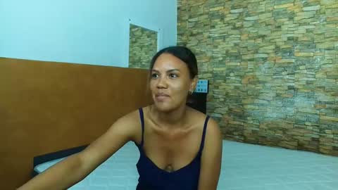 Snapshot of sofianena chatting on February 12, 12:27 am love online show from February 12, 12:27 am