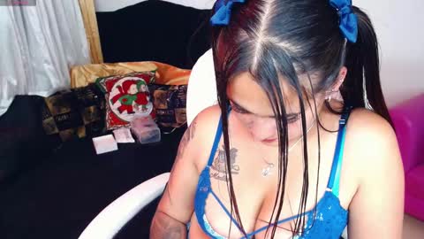 Snapshot of sofiasex92 chatting on December 10, 1:32 am Sofia online show from December 10, 1:32 am
