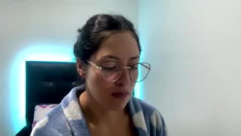 Snapshot of sofiawhite3 chatting on February 15, 11:41 am Sofi online show from February 15, 11:41 am