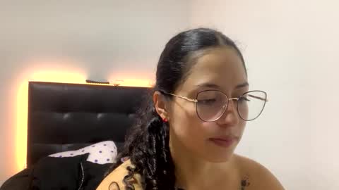 Snapshot of sofiawhite3 chatting on February 19, 11:28 am Sofi online show from February 19, 11:28 am