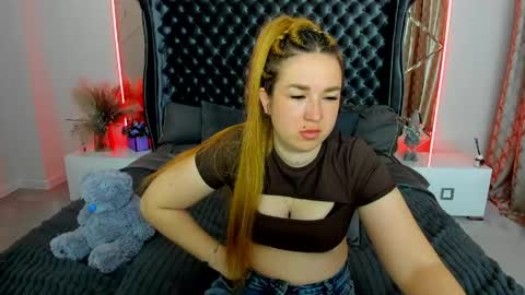 sofii_darling online show from April 18, 5:00 am