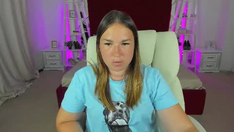 Snapshot of sofii_darling chatting on July 1, 4:51 pm sofii_darling online show from July 1, 4:51 pm