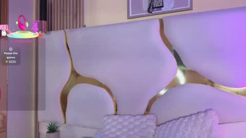 sofii_jones online show from May 22, 11:10 pm