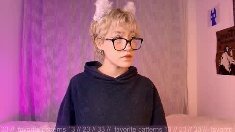 Snapshot of sofii_uwu_ chatting on November 2, 11:29 pm Sofii  online show from November 2, 11:29 pm