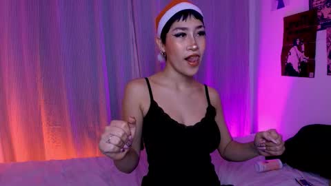 Snapshot of sofii_uwu_ chatting on December 16, 11:21 pm Sofii online show from December 16, 11:21 pm